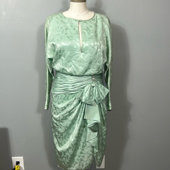 A. J. Bari Green Jacquard Silk Vintage Ruched Hourglass Dress size vintage 6 - Picture 4 of 17